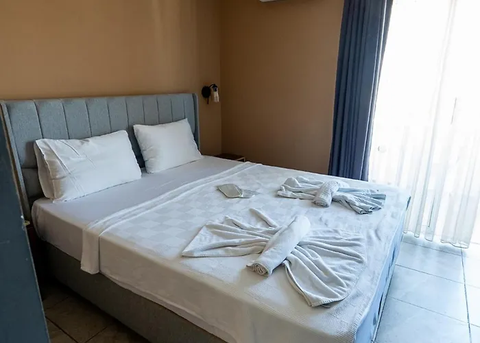 Avisos And מלון דירות